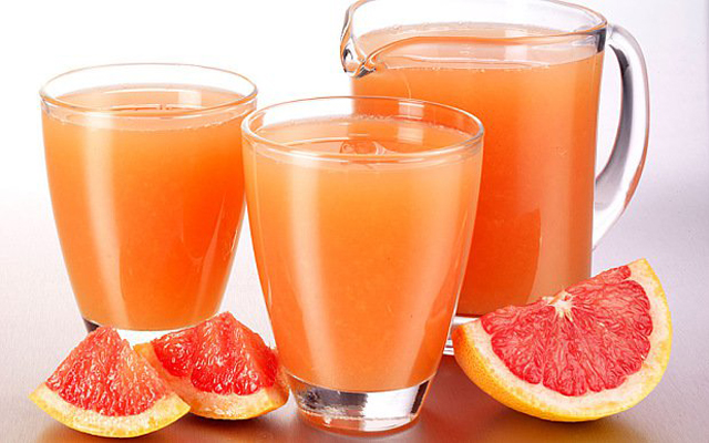 Eдна чаша сок от грейпфрут е способна да увеличи нивата в кръвта на някои лекарства до 19 пъти