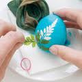 Боядисване на яйца с листо и чорап