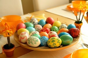 Боядисани яйца с восък
